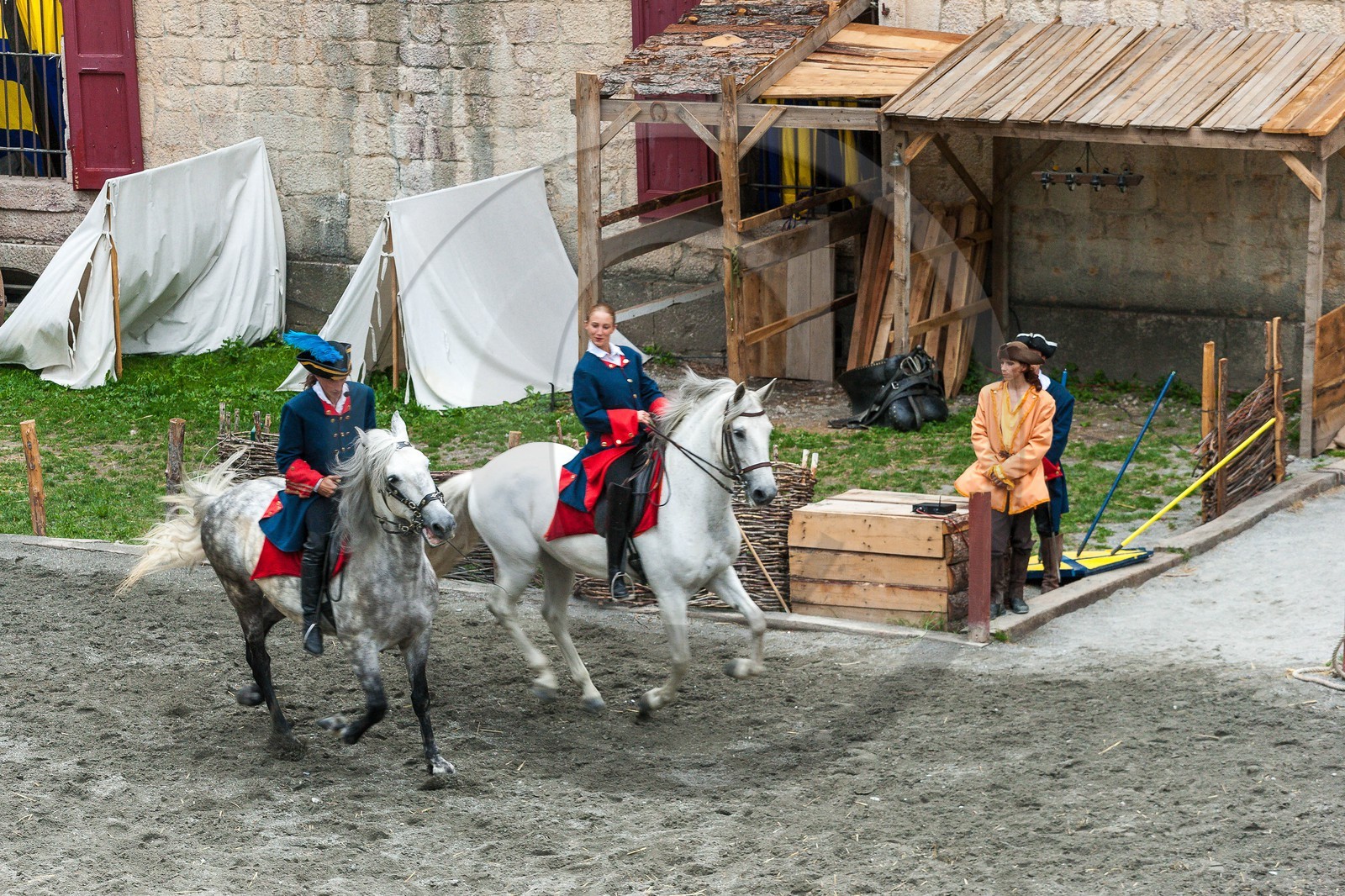 Mont-Dauphin, fortifications Vauban, caserne Rochambeau, spectacle équestre