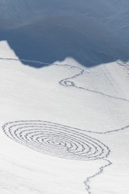 Serre-Chevalier, Snow drawings, une œuvre de l'artiste Sonja Hinrichsen