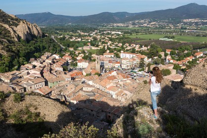 village Les Mées, Les Pénitents des Mées