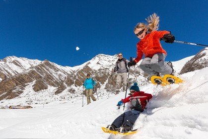 Crévoux, randonnée famille en raquettes à neige
