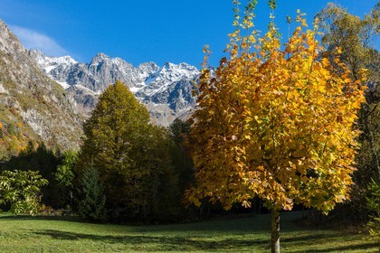 Vallée du Béranger village de Valjouffrey, hameau de Valsenestre