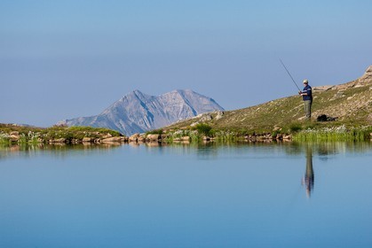Orcières 1850, pêcheurau lac Jumeaux