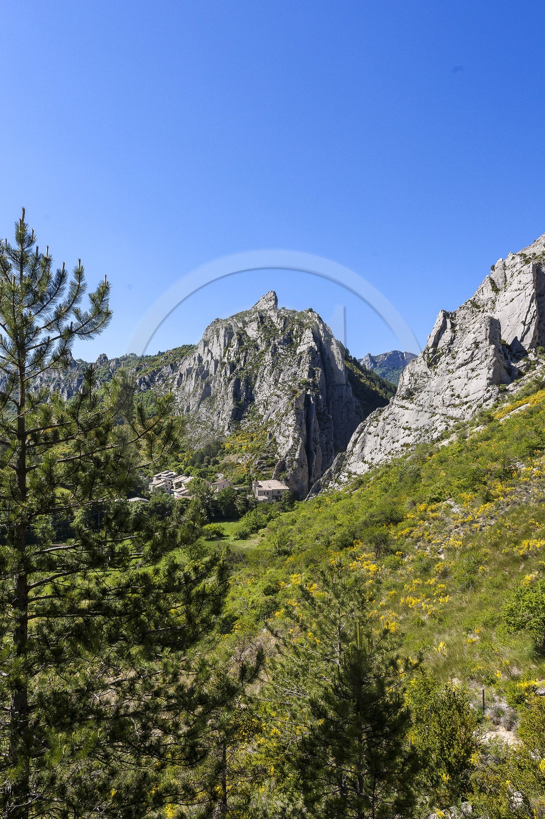 vallée du Buëch, village de Sigottier