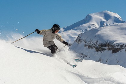 Ski enfant poudreuse