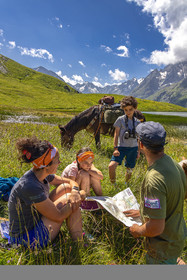 Trek famille avec animaux de bats