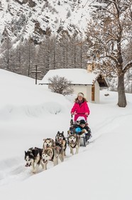 La Condamine-Châtelard, Sainte-Anne la Condamine, Coralie Bonnerot et ses chiens de traineau