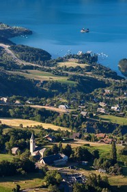 Prunières, baie et chapelle Saint-Michel
