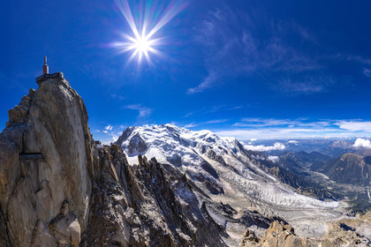 Aiguille du Midi et le Mont-Blanc