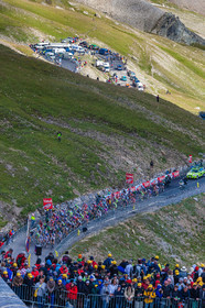 Tour de France 2011, arrivée au sommet du col du Galibier (altitude 2 6421 m)