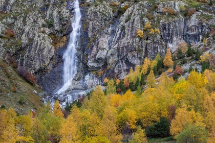 Vallée de la Bonne,  Le Désert, cascade de la Pisse