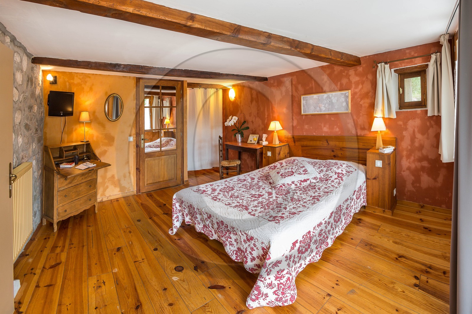 Chabottes, Ecogîte, chambres d'hôtes,  Repas et Table d'hôtes  La Grange des Ecrins