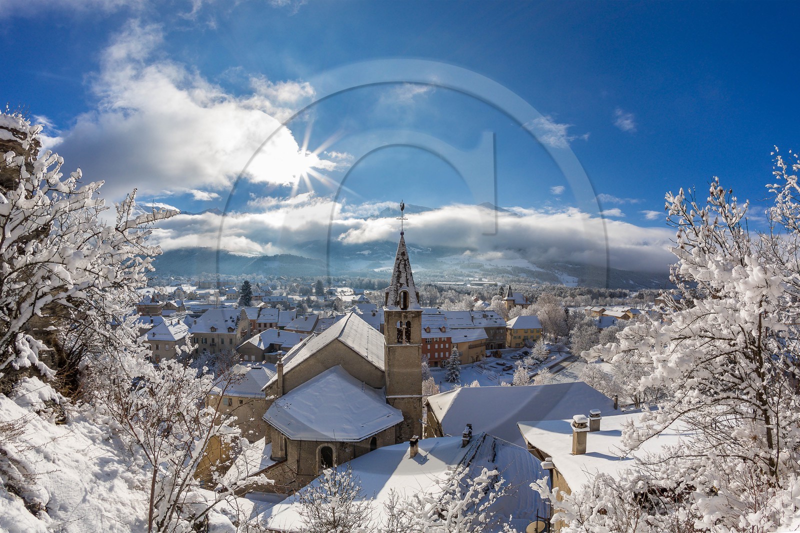Jausiers, vue du Clocher, église Saint-Nicolas de Myre vue du Clocher du chemin du Chastel