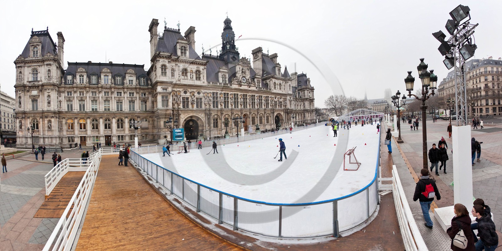 Paris sur glace, parvis de l'Hôtel-de-Ville, saison 2011-2012