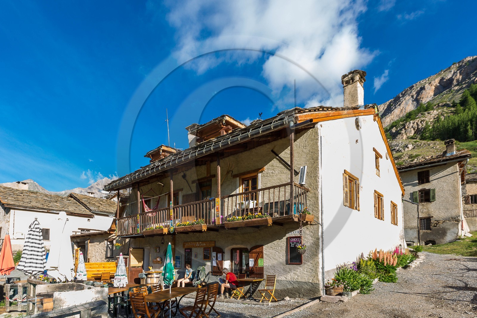 Saint-Paul-sur-Ubaye, hameau  Maljasset, Gîte Auberge de la Cure