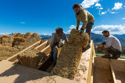 Constructeur de maison en paille