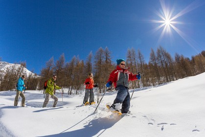 Crévoux, randonnée famille en raquettes à neige
