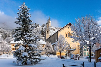 Jausiers, vue du Clocher, église Saint-Nicolas de Myre et le Clocher du chemin du Chastel