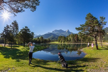 Barcelonnette, Golf de Bois-Chenu