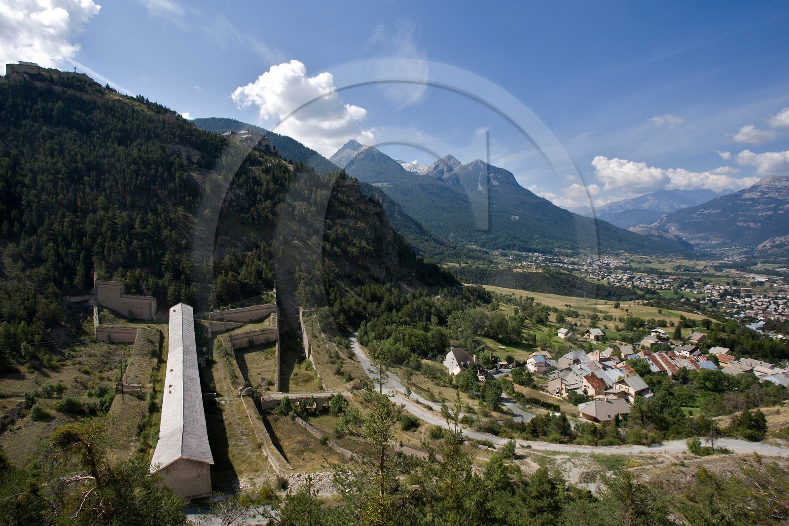 Briançon, La Communication Y