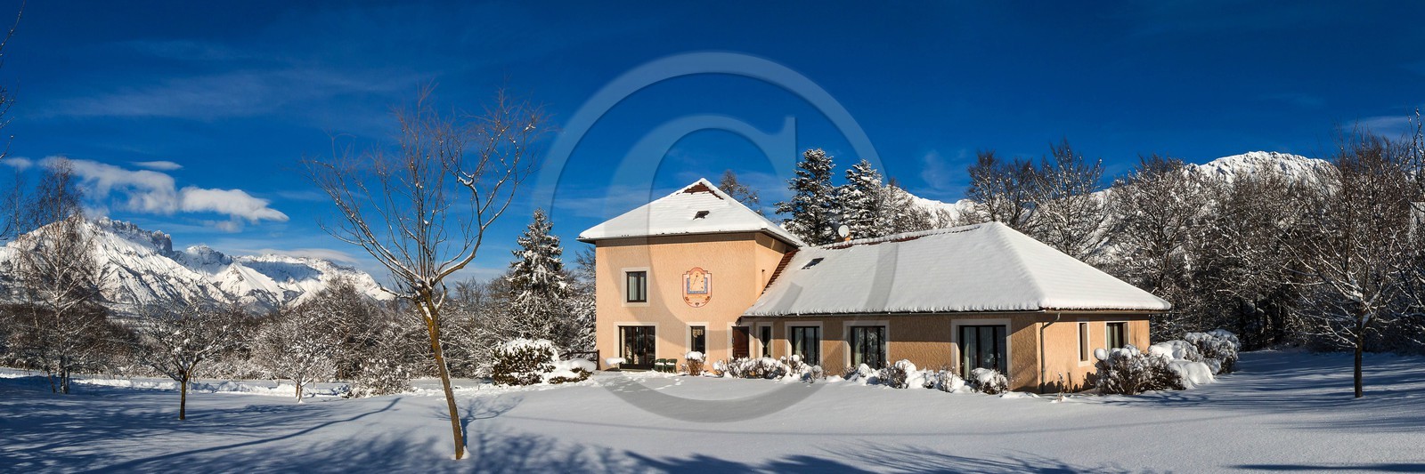 Saint-Bonnet-en-Champsaur, Chambres et table d'hôtes La Combe Fleurie