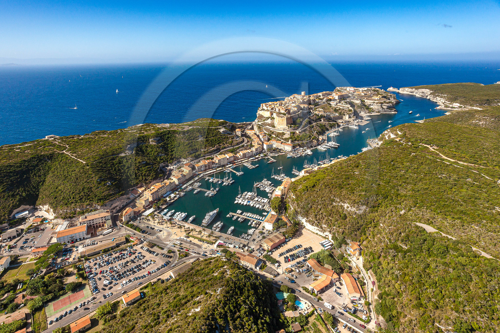 La citadelle et le port de Bonifacio