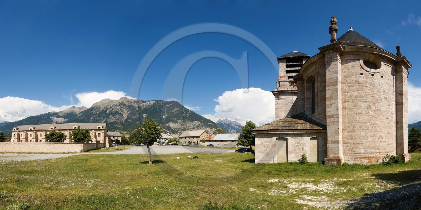 Mont-Dauphin, fortifications Vauban, église inachevée