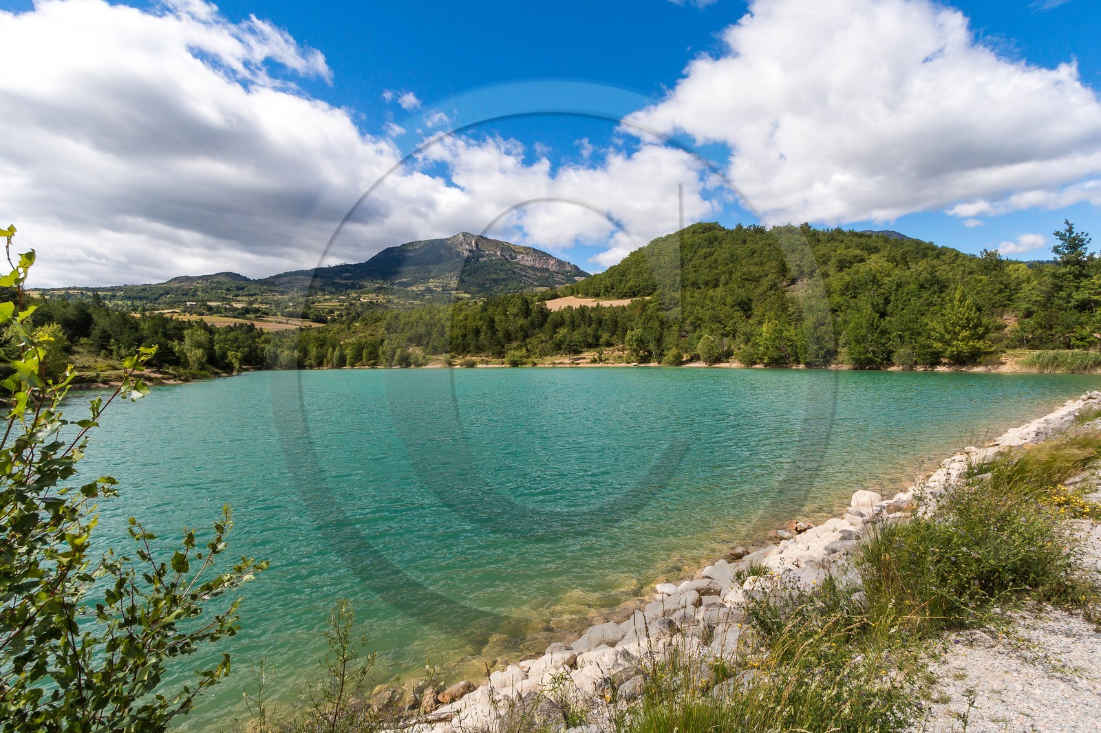 vallée des Duyes, Thoard, réserve d'eau Les Touisses