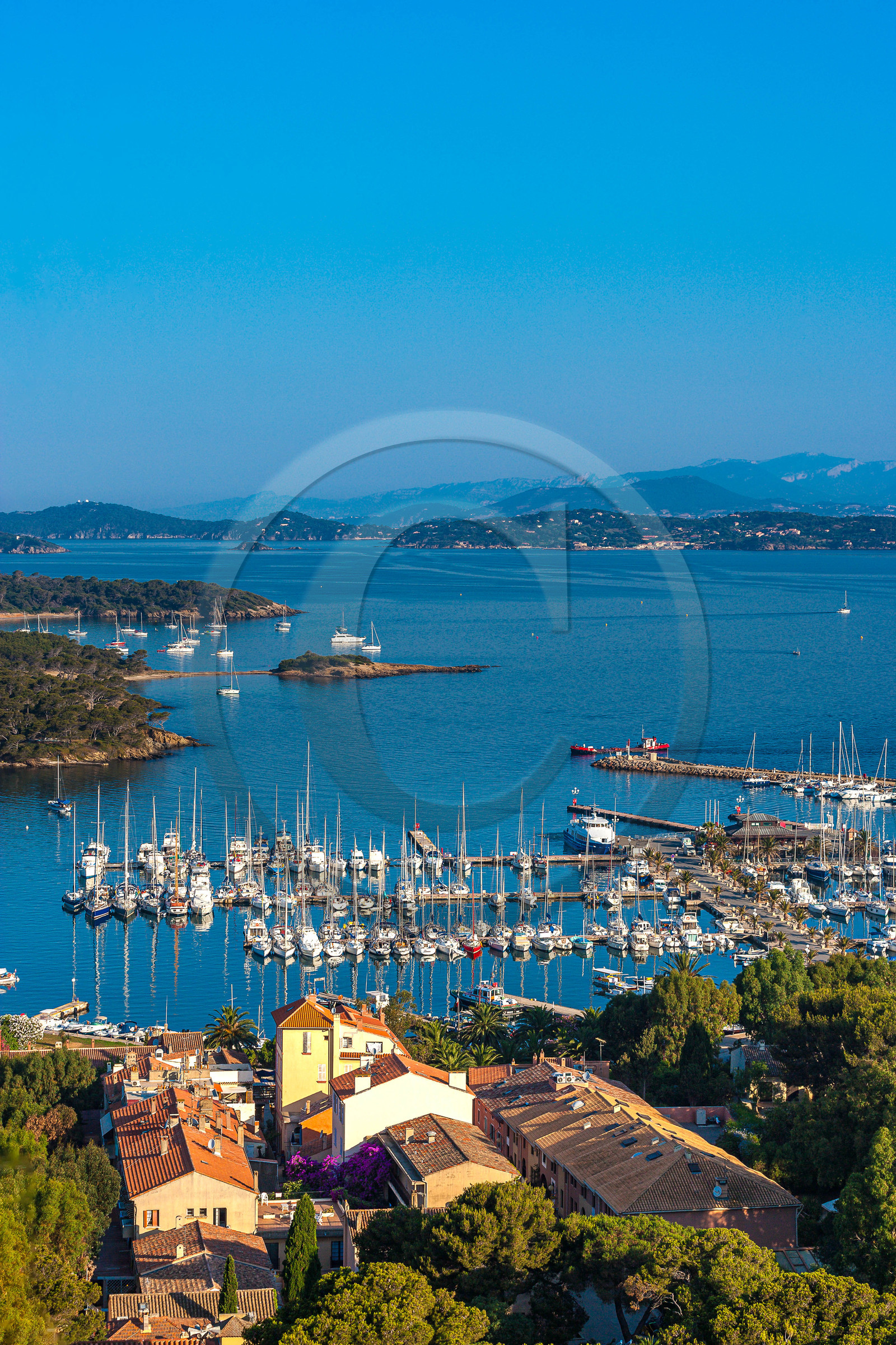 Parc national de Port-Cros, vue de la baie depuis le fort Sainte-Agathe