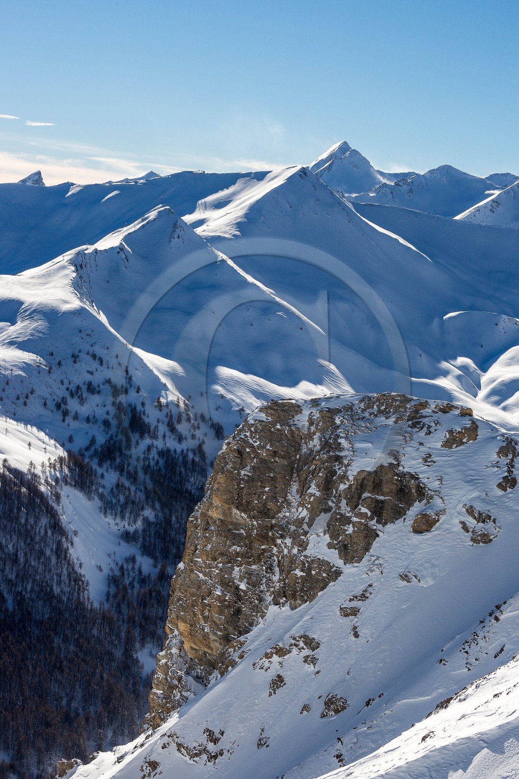 Uvernet-Fours, station de ski de Praloup, vallon des Agneliers