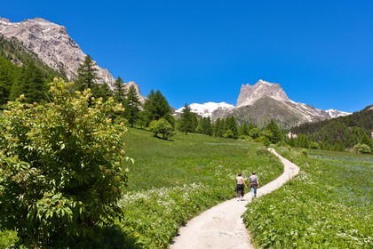 Vallée Etroite, (Valle Stretta en italien)