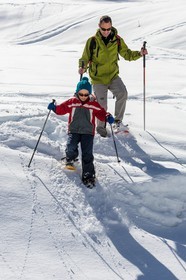 Crévoux, randonnée famille en raquettes à neige