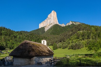 Saint-Martin-de-Clelles, au pied du Mont-Aiguille le hameau de Trézanne
