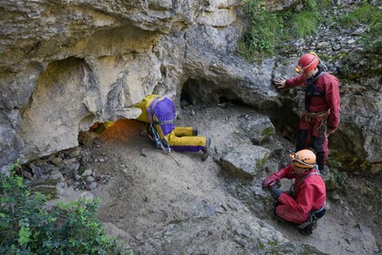 Gorges d'Agnielles, Spéléologie