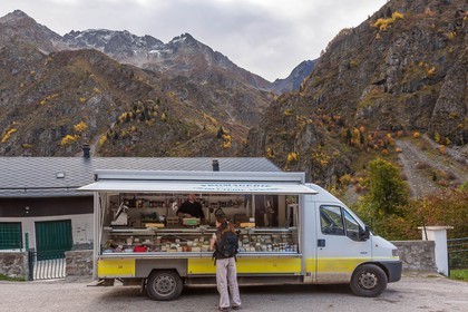 Vallée de la Bonne, village Le Désert, Chez Fabien, épicerie ambulante, charcuterie, fromages