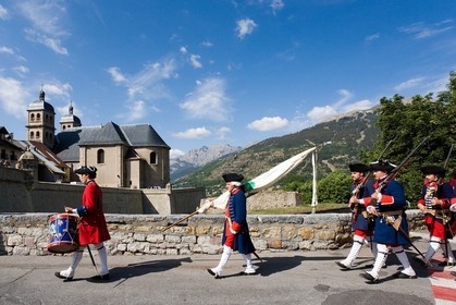 Briançon, l'association Les regiments du passé reconstituent la vie civile et militaire