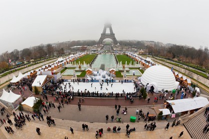 Paris, 2011, le village de Noël du Trocadéro et son univers de neige et glace