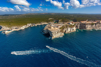 Bonifacio, falaises de calcaire