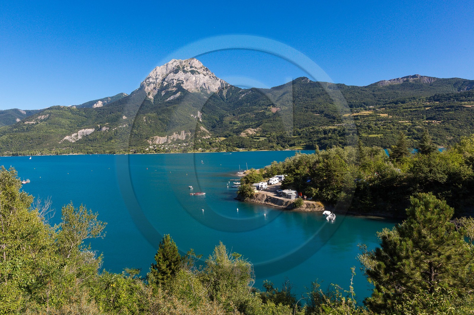 Prunières, Les Touisses, camping Le Nautic et le Pic de Morgon  