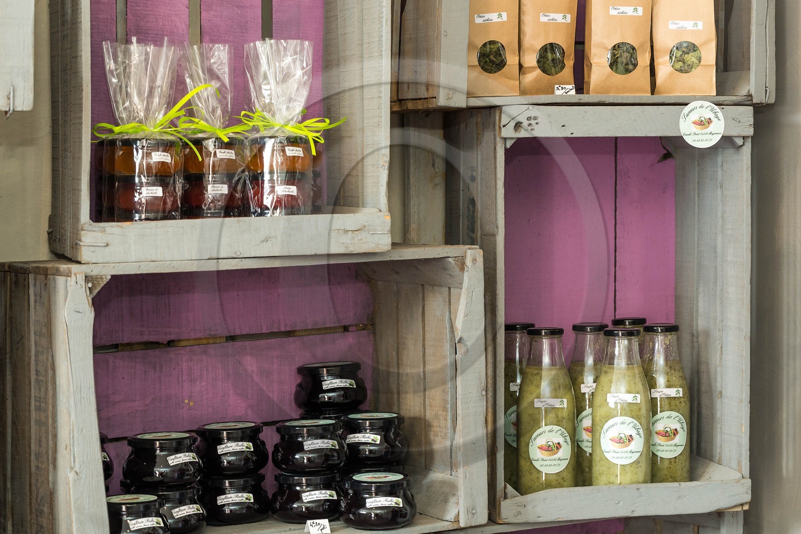 Carole Prost cultive du safran qui ensoleille ses créations