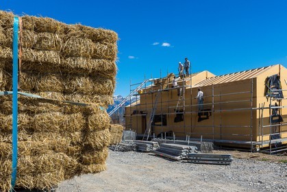Constructeur de maison en paille