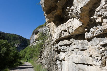 Gorges d'Agnielles, Spéléologie