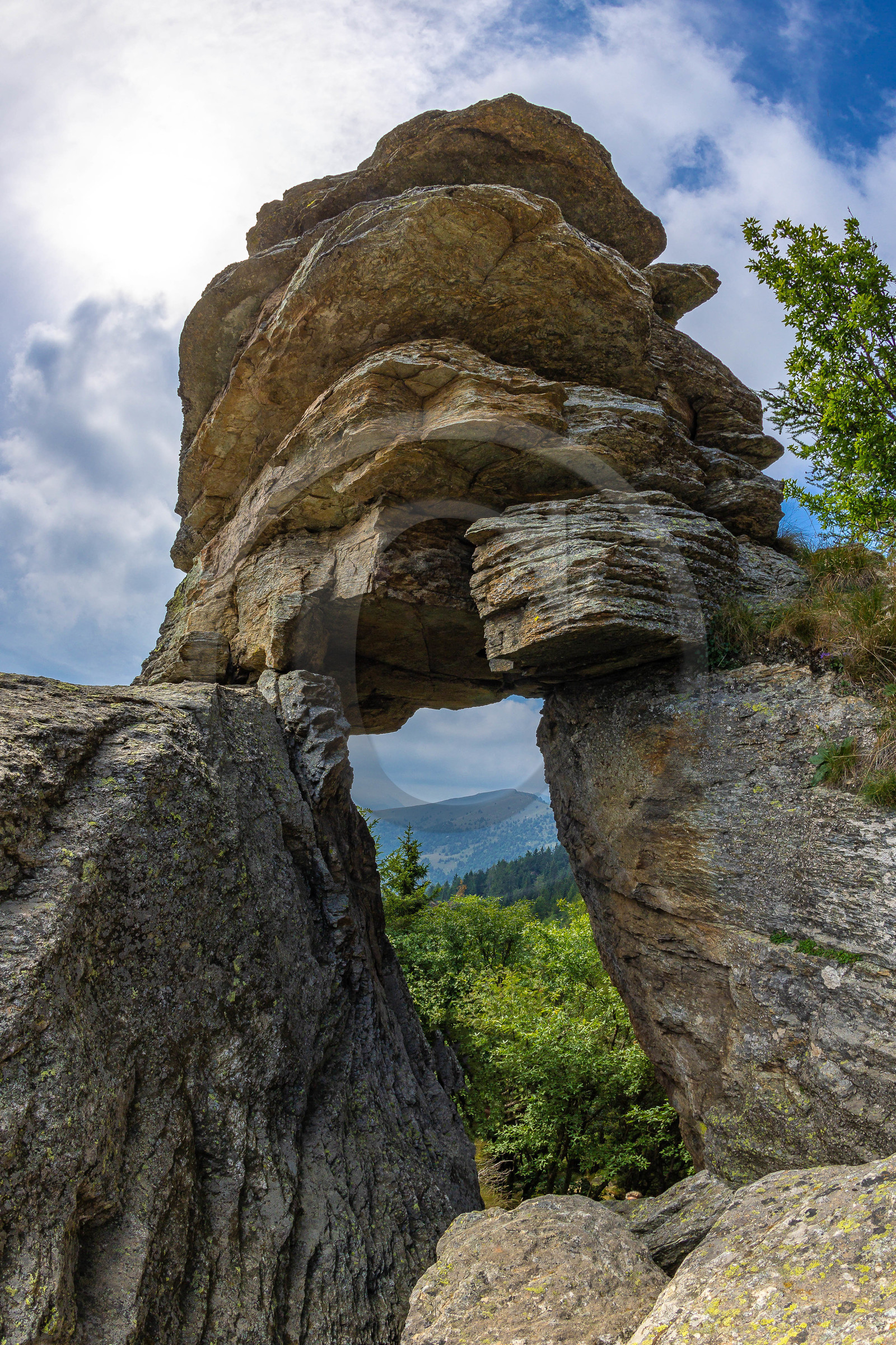 Valle Maira, Roccerè, Area archeologica Roccabruna