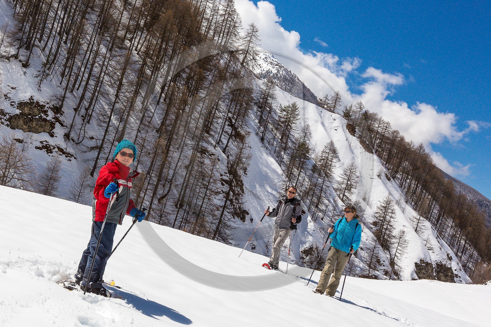 Crévoux, randonnée famille en raquettes à neige