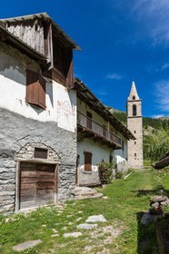 église Saint-Antoine (XVIIe siècle) et l'ancienne Abbaye Chlaisienne du Laverq (XIIe siècle) cadran solaire