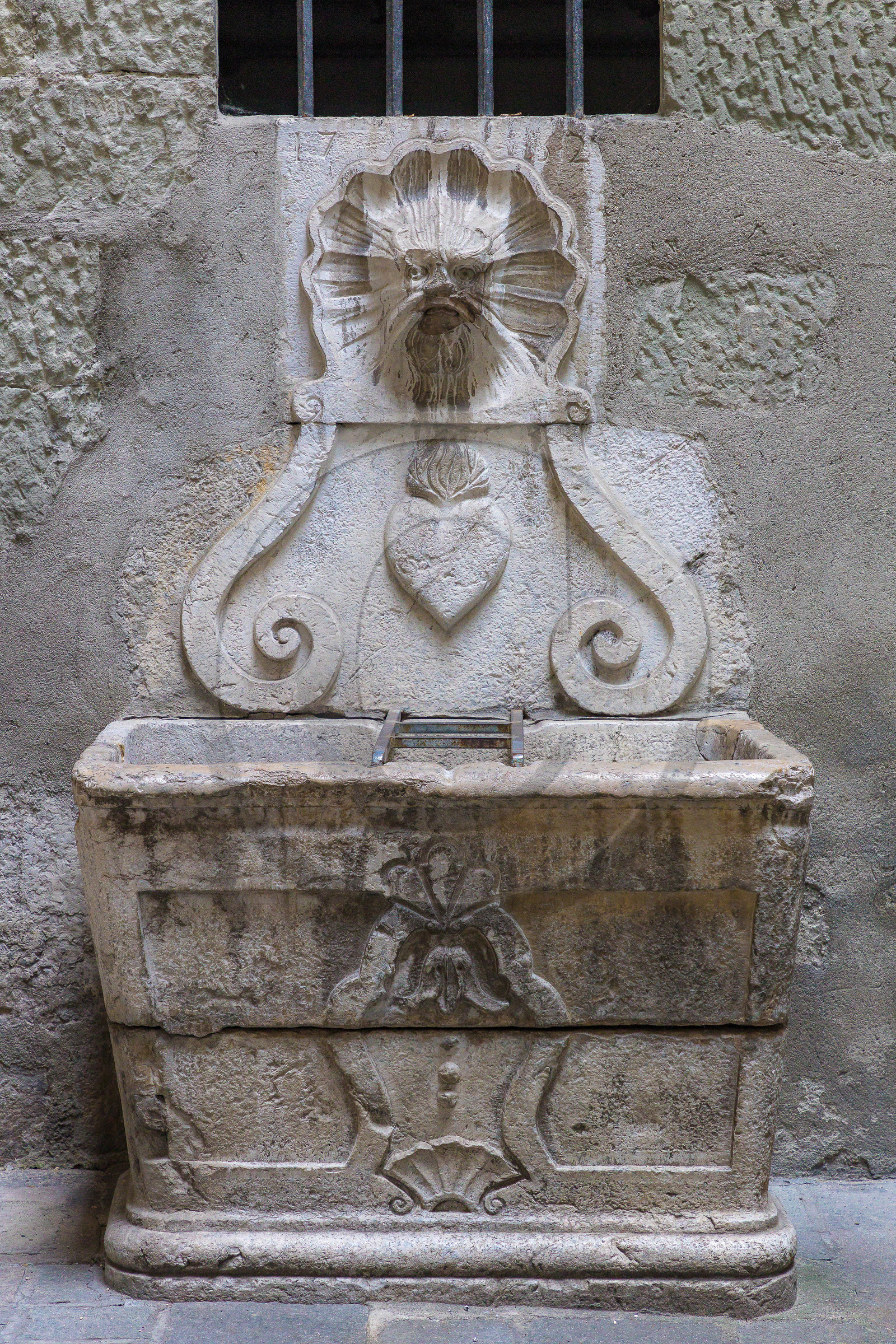 Fontaine de la cour