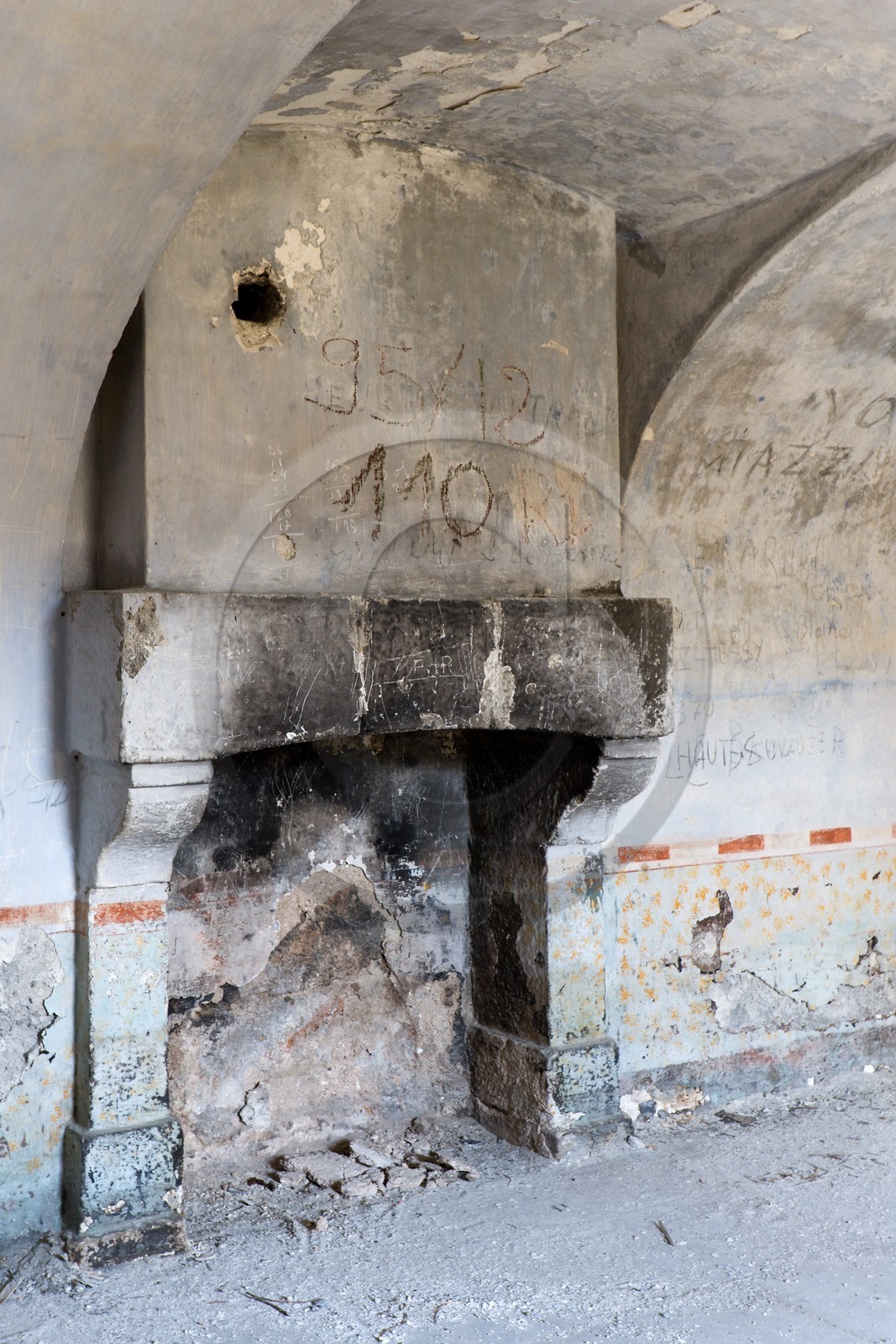 Briançon, Fort du Randouillet, cheminée