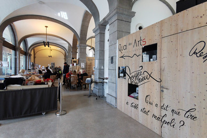 Quai des Arts,  Café Librairie