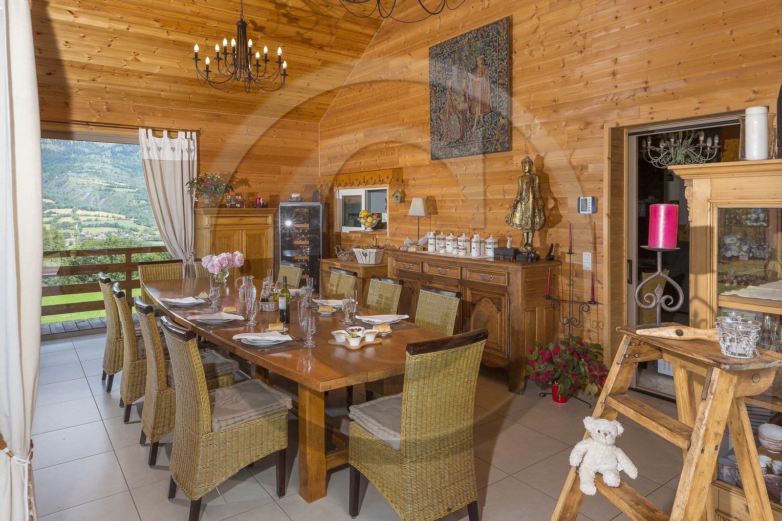 Saint-Léger-les-Mélèzes, Chambres et table d'hôtes La Coustille