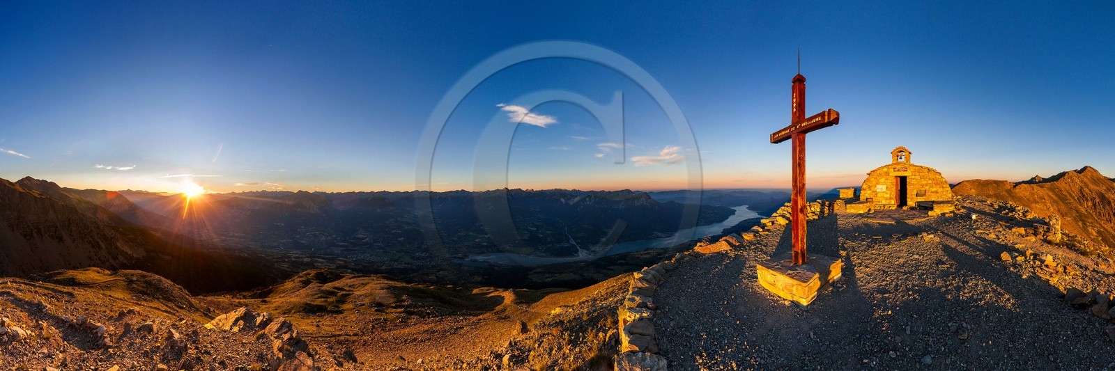 Lac de Serre-Ponçon, Chapelle du Mont Guillaume (2 552 mètres d'altitude)