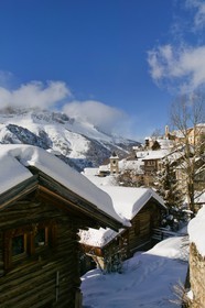 Saint-Véran, 2 042 m d'altitude,  plus haute commune  d'Europe